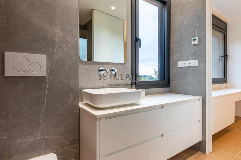 Foto 5d0b1574-83cc-4d45-b086-1771d55772c8. Xalet amb calefacció piscina a Tiana