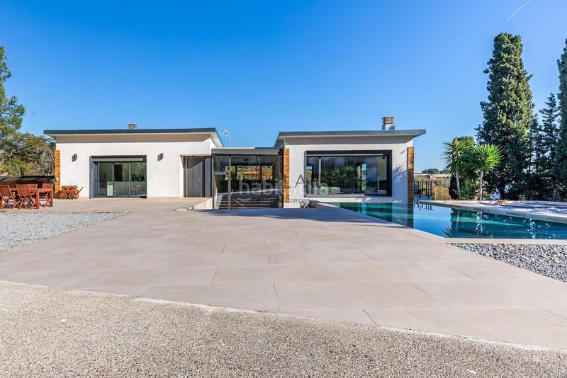 Foto 79d6c9b1-8bd0-4573-8791-77509a78d60c. Xalet amb calefacció piscina a Tiana