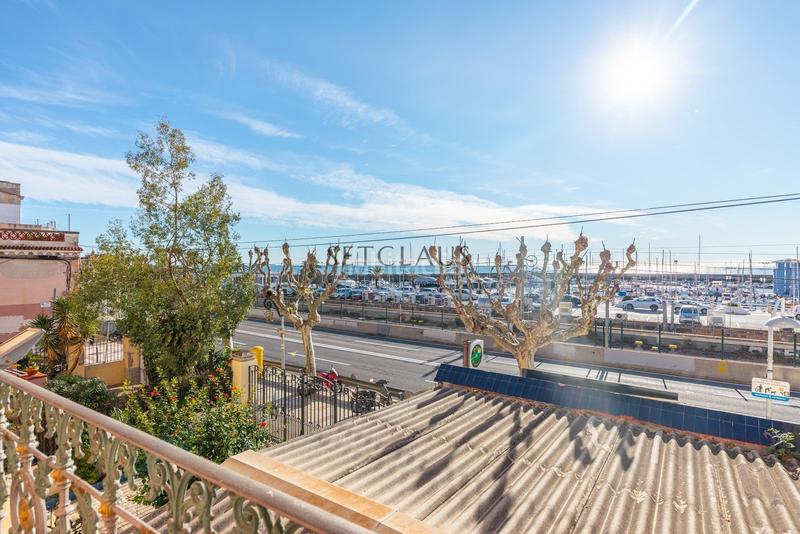 Foto 24540091-3914-4b08-a519-e776478dfecc. Casa a Centre Masnou (El)