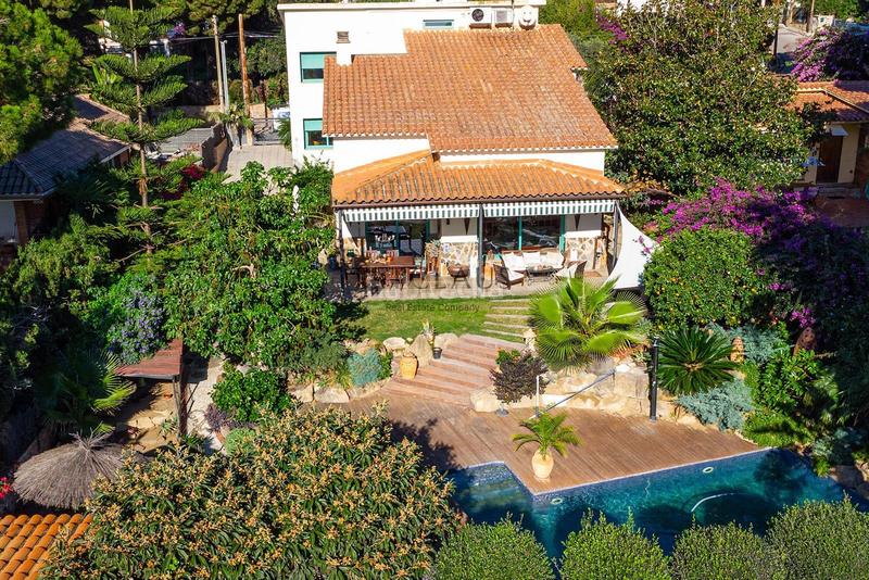 Foto cee86fbb-6ec6-47bd-a357-98c52ab38d2a. Chalet . comodidad y muy luminoso en Cabrils