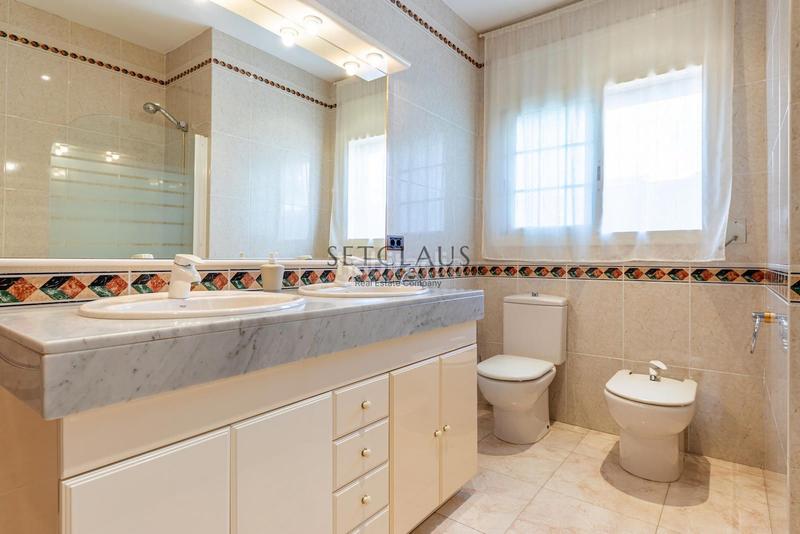 Foto 18c7831b-ed1d-46e5-b0d7-707ac7058d0e. Chalet mit heizung parking pool in Zona Alta Premià de Mar