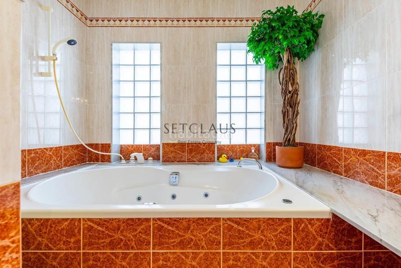 Foto 3adf90c2-8c70-4d63-8c85-a29ed4a0db2b. Chalet mit heizung parking pool in Zona Alta Premià de Mar