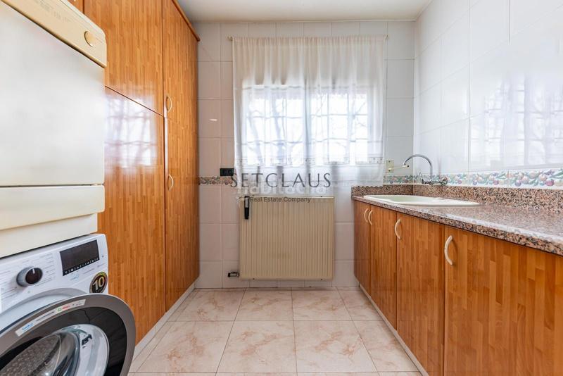 Foto 4c7d046d-891e-4cea-b526-0912f7a75b68. Chalet mit heizung parking pool in Zona Alta Premià de Mar