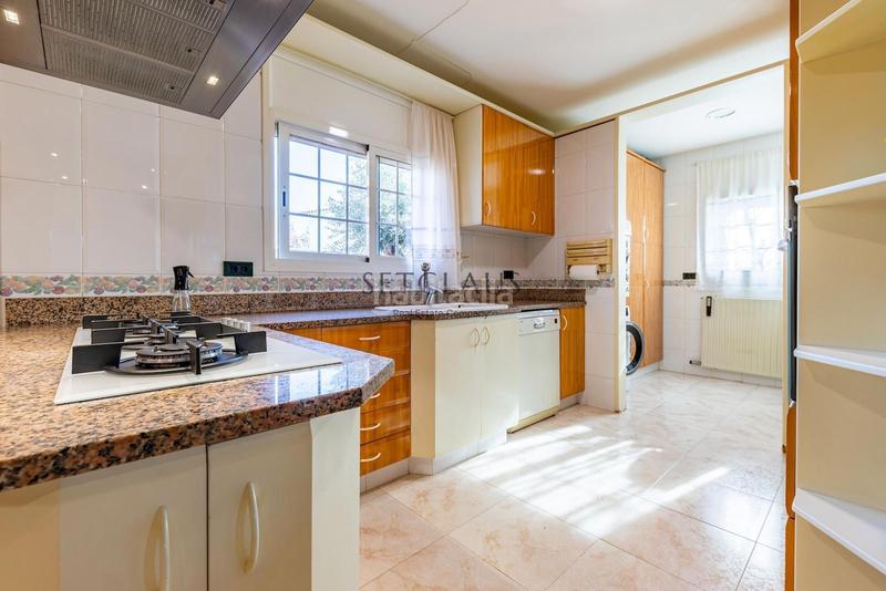 Foto 5c688dd9-f579-4130-94ee-ece1e3ba2aaf. Chalet mit heizung parking pool in Zona Alta Premià de Mar