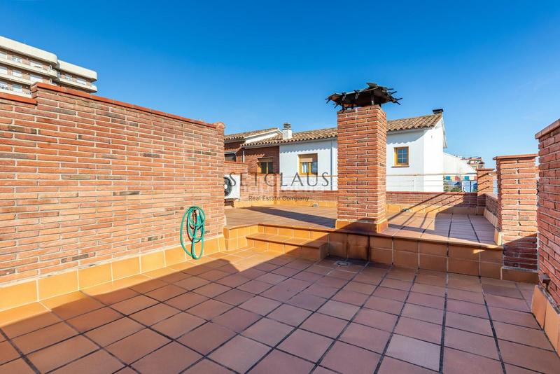 Foto 6a700d3f-e5b9-40e8-9894-4d7244aff471. Chalet mit heizung parking pool in Zona Alta Premià de Mar