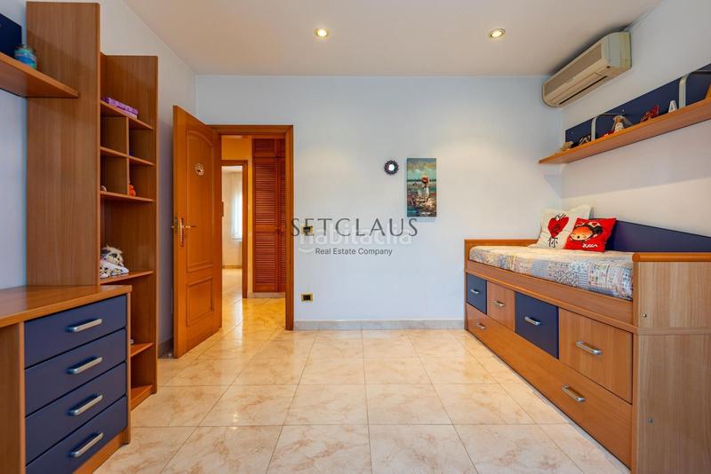 Foto 84cc6f33-dcb5-4bc0-99e6-5a9b6819f0f7. Chalet mit heizung parking pool in Zona Alta Premià de Mar