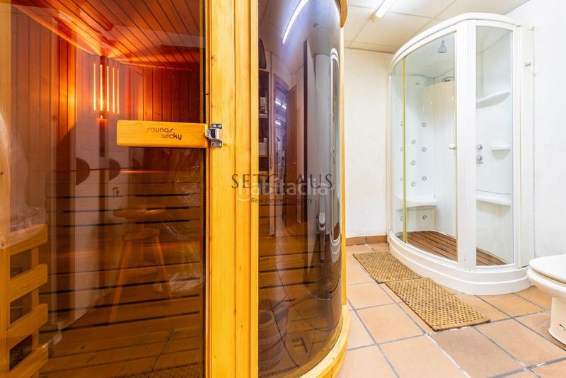 Foto a1dd3ac2-bb63-4bae-ba05-4af30edc5a09. Chalet mit heizung parking pool in Zona Alta Premià de Mar