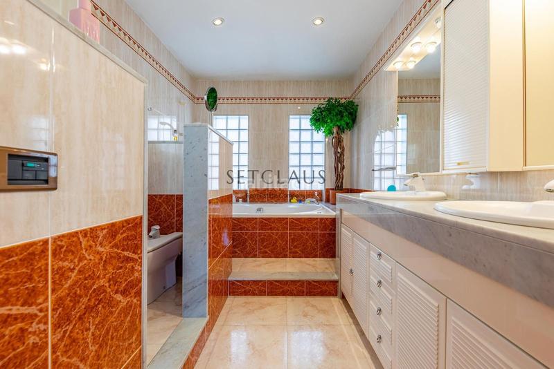 Foto b5927532-8383-47ad-8ad5-e828029605d1. Chalet mit heizung parking pool in Zona Alta Premià de Mar