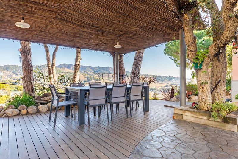 Foto 55222abc-44a8-40c4-b8e4-d89017e9aae3. Chalet . vistas y amplitud en Alella