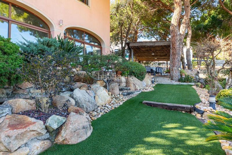 Foto 6fb667ca-7078-469e-a842-c8af73c5ce06. Chalet . vistas y amplitud en Alella