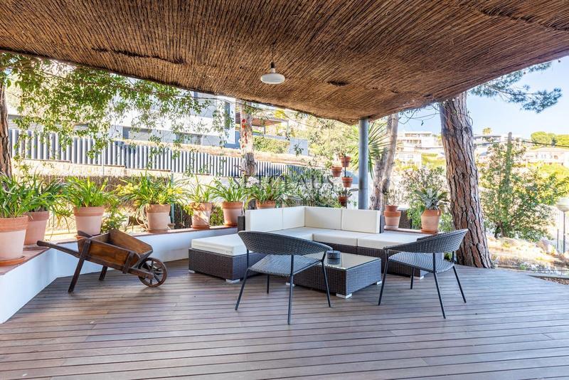 Foto 77f4358d-27d5-4fe7-845c-45cf3a90477a. Chalet . vistas y amplitud en Alella