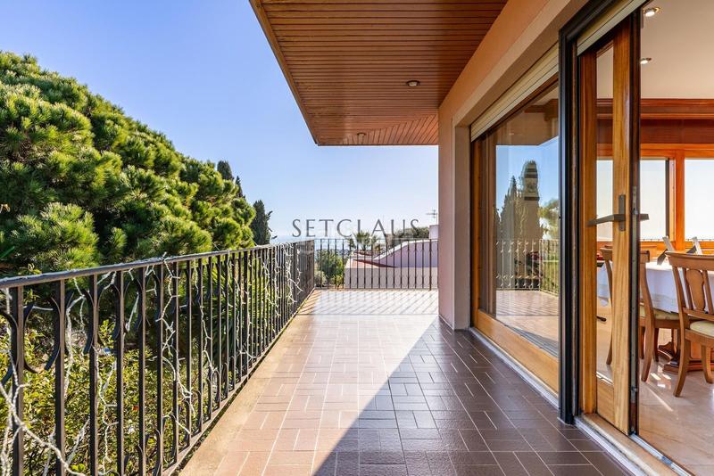 Foto 881678d6-77ca-455d-9270-b10898dc55f6. Chalet . vistas y amplitud en Alella