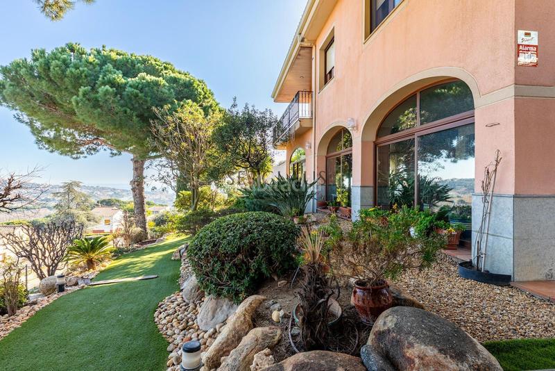 Foto 9bee31a6-2d36-4adf-bebd-d067d06fb4bc. Chalet . vistas y amplitud en Alella