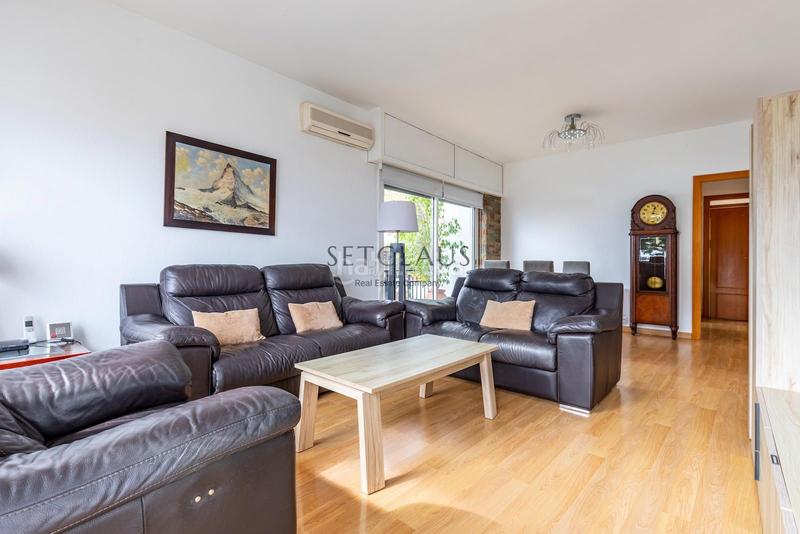 Foto 11ac2b67-b1f9-482f-b9c8-aeb4b0a8574b. Chalet con riscaldamento parcheggio in Califòrnia-Santa Madrona Masnou (El)