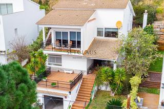 Chalet in Califòrnia-Santa Madrona. Masnou. vistas al mar y buena ubicación.