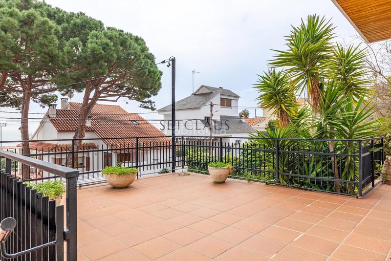 Foto ff78f5b4-d7f8-4f89-b8e7-8d6a1f81a051. Chalet con riscaldamento parcheggio in Califòrnia-Santa Madrona Masnou (El)