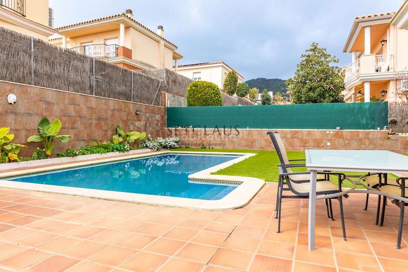 Foto 32670e13-4128-4b83-98df-22644ded2582. Chalet con riscaldamento parcheggio piscina in Premià de Dalt