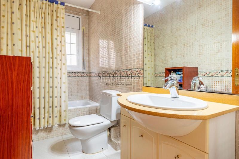 Foto 4c92592e-79a0-4691-8884-5dc4b766b6a2. Chalet con riscaldamento parcheggio piscina in Premià de Dalt