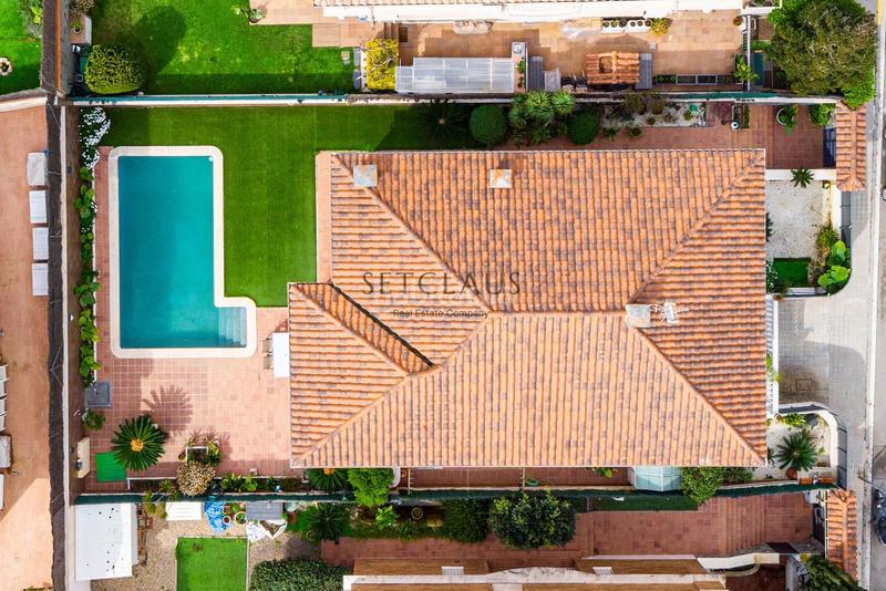 Foto 5a56ca3c-2dea-4f53-adba-1a2046b5b446. Chalet con riscaldamento parcheggio piscina in Premià de Dalt