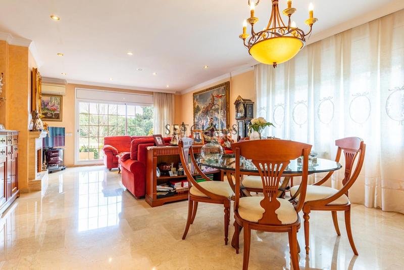 Foto fbe463c6-0842-44df-887b-25135f323fac. Chalet con riscaldamento parcheggio piscina in Premià de Dalt