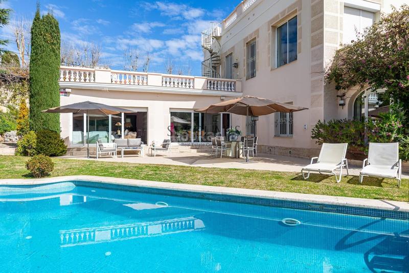 Foto fa581c7a-6f70-43ca-b126-97a219da9a36. Chalet con riscaldamento parcheggio piscina in Ocata Masnou (El)