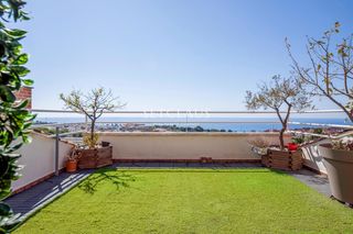Rent Penthouse in Tiana. Tiana. mucha luz y zona comunitaria