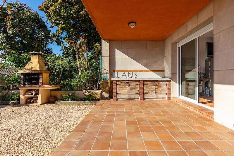 Foto 313ba0f9-9096-40ac-8ea2-b53146a2207f. Casa a schiera con riscaldamento parcheggio in Tiana