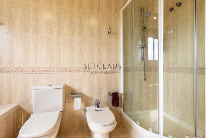 Foto 41873cd6-92df-4cc1-86e2-9e681b5a8dc9. Casa a schiera con riscaldamento parcheggio in Tiana