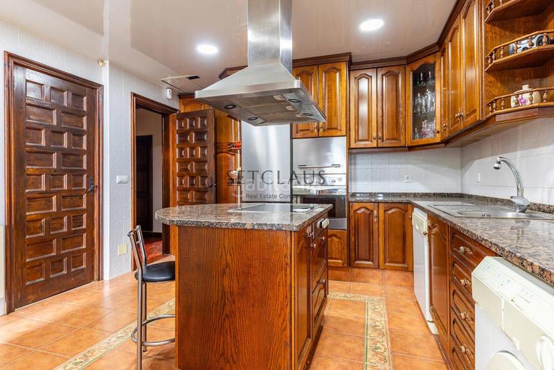 Foto 3c88bce0-6756-47bc-bf5a-7f35aaa1f602. Chalet con riscaldamento parcheggio piscina in Urbanitzacions Mataró