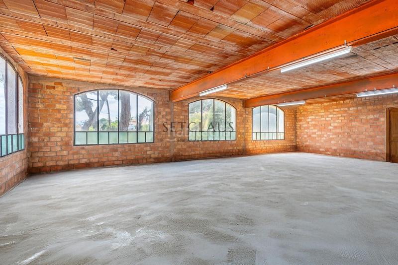 Foto 5a3f7e84-f19c-4afd-bea6-bd1b515aa1b9. Chalet con riscaldamento parcheggio piscina in Urbanitzacions Mataró