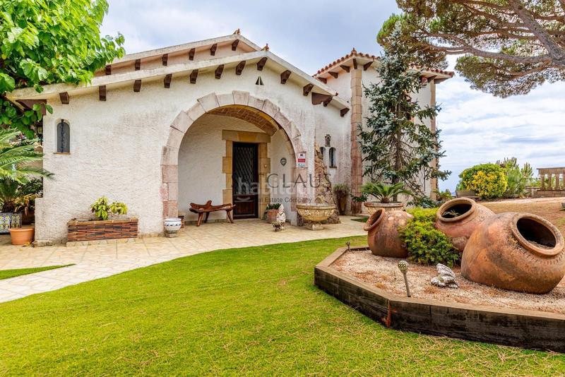 Foto 8bfc2fe7-fa3b-4d1c-8a83-427373680a94. Chalet con riscaldamento parcheggio piscina in Urbanitzacions Mataró