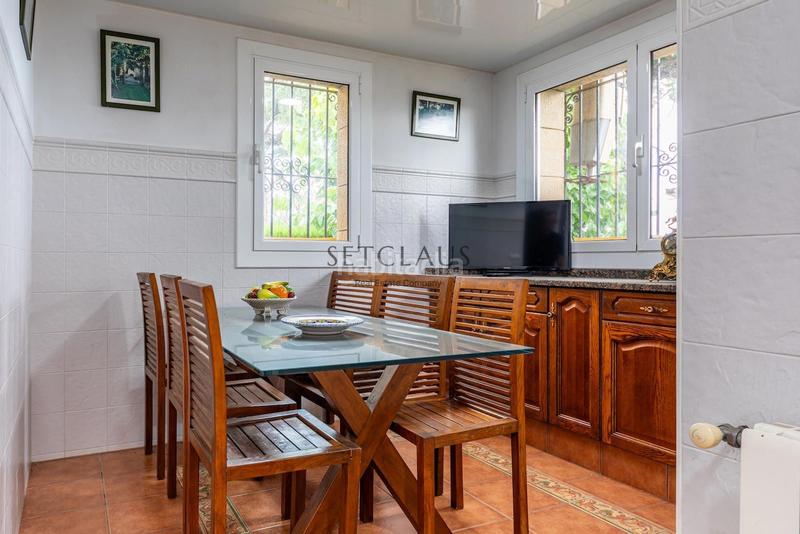 Foto 9f67f392-82d7-4210-890d-79b81e3f24df. Chalet con riscaldamento parcheggio piscina in Urbanitzacions Mataró