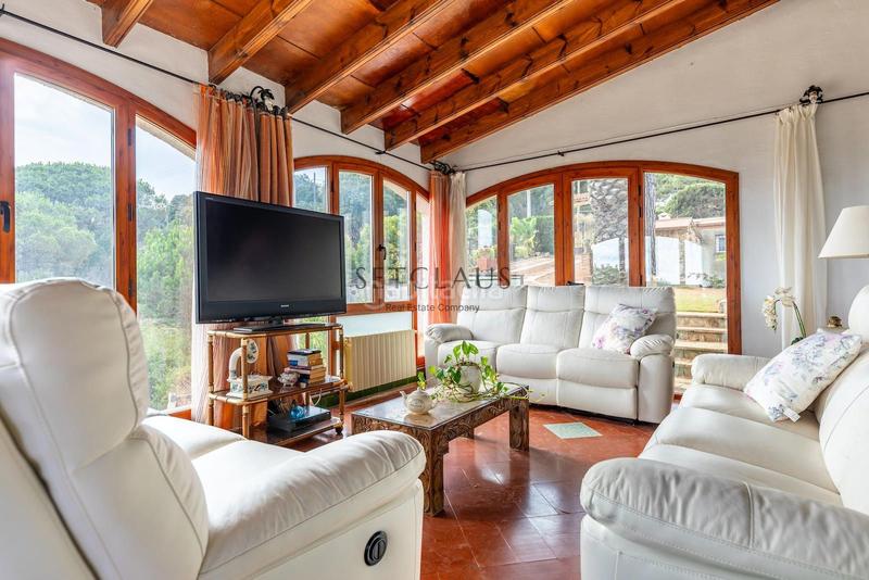 Foto ce3ad318-20e1-4bef-acb6-3e42c178aed8. Chalet con riscaldamento parcheggio piscina in Urbanitzacions Mataró