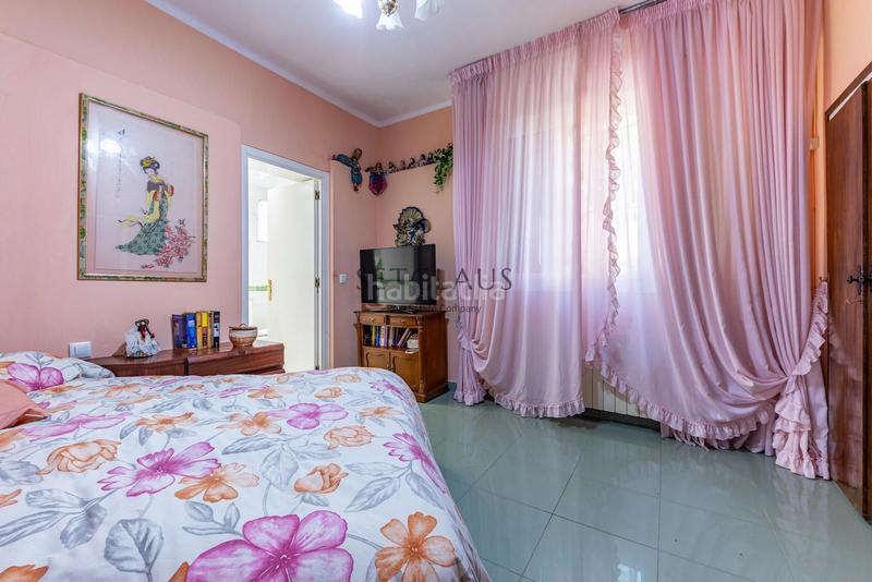 Foto dad238a7-1f53-41b7-8bef-a5c5b94c86a8. Chalet con riscaldamento parcheggio piscina in Urbanitzacions Mataró