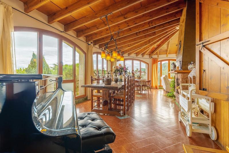 Foto df0f0b3d-87f3-47db-9859-4ba015f5b12f. Chalet con riscaldamento parcheggio piscina in Urbanitzacions Mataró