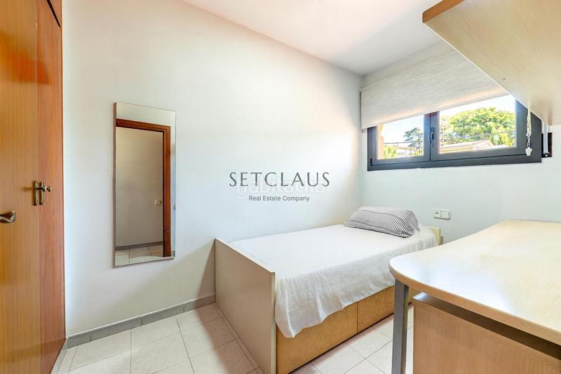 Foto 0d517451-7f06-4a46-ba1b-5aa9b8788729. Maison jumelée avec chauffage parking piscine dans Centre Masnou (El)