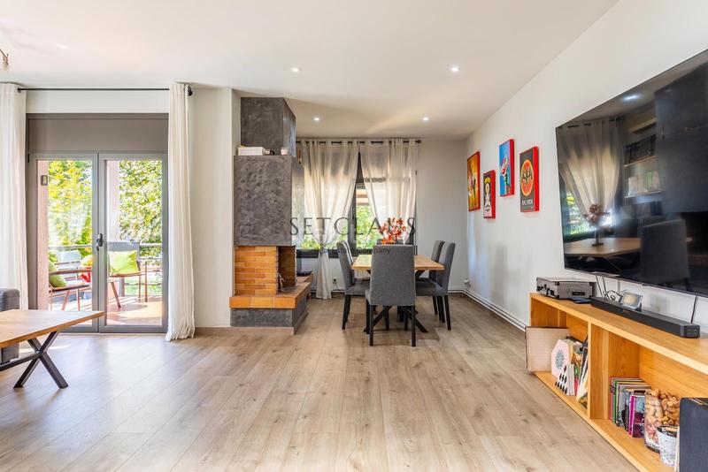 Foto 13fefa5d-7c72-487b-81b4-ca5213a79cc5. Maison jumelée avec chauffage parking piscine dans Centre Masnou (El)