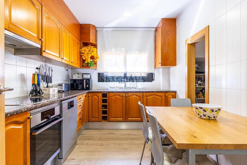 Foto 7557266b-7522-4e1f-a052-59a85ff9e752. Maison jumelée avec chauffage parking piscine dans Centre Masnou (El)