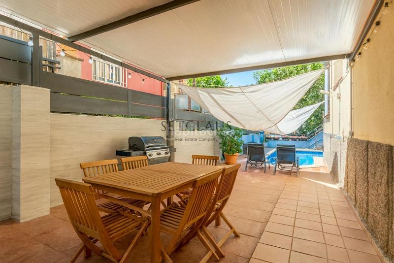 Foto 80f63ddf-9640-4176-9230-46d150b81c1c. Maison jumelée avec chauffage parking piscine dans Centre Masnou (El)