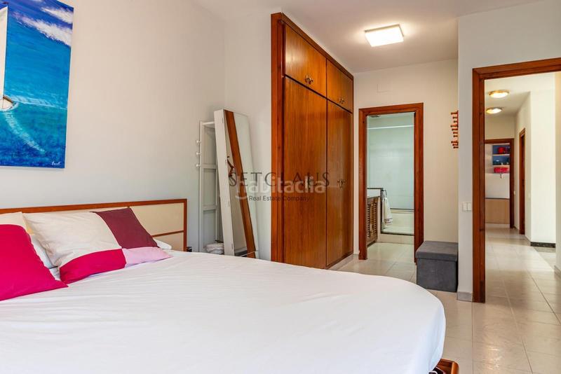 Foto aef76c99-d7d8-43c2-8209-f401fcf8df21. Maison jumelée avec chauffage parking piscine dans Centre Masnou (El)