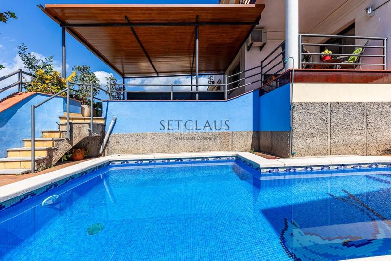 Foto d87b37a4-522d-41df-806c-4339a503ccc7. Maison jumelée avec chauffage parking piscine dans Centre Masnou (El)