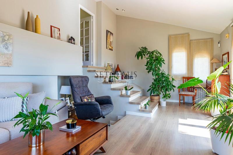 Foto 0bd1e815-87d6-46dd-83f2-d8db25ba3489. Chalet con riscaldamento parcheggio piscina in Alella