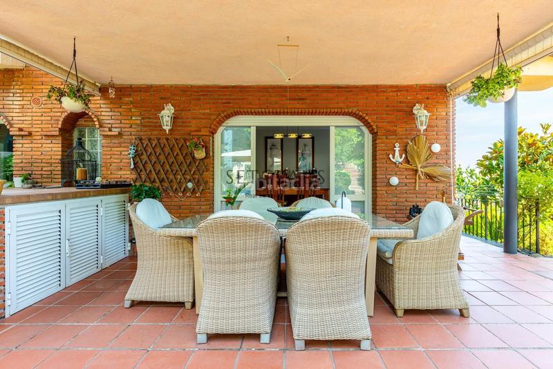 Foto 11e42fa3-8795-4f6f-b339-b147e479e150. Chalet con riscaldamento parcheggio piscina in Alella