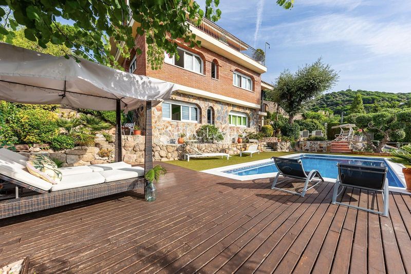 Foto 16cb5a87-4377-4e96-ad90-f223df3d4410. Xalet amb calefacció aparcament piscina a Alella