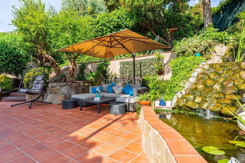 Foto 3b0c7448-4a94-4996-bbaf-6ba577c2fe15. Chalet con riscaldamento parcheggio piscina in Alella