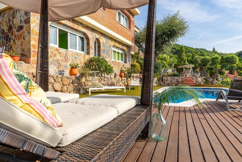 Foto 674f8d3b-76c6-480f-875d-09771dd961b3. Chalet con riscaldamento parcheggio piscina in Alella