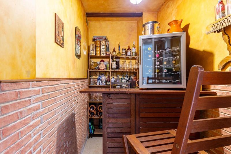 Foto 95f28a10-5226-4945-85f6-aaee84e2f656. Chalet con riscaldamento parcheggio piscina in Alella