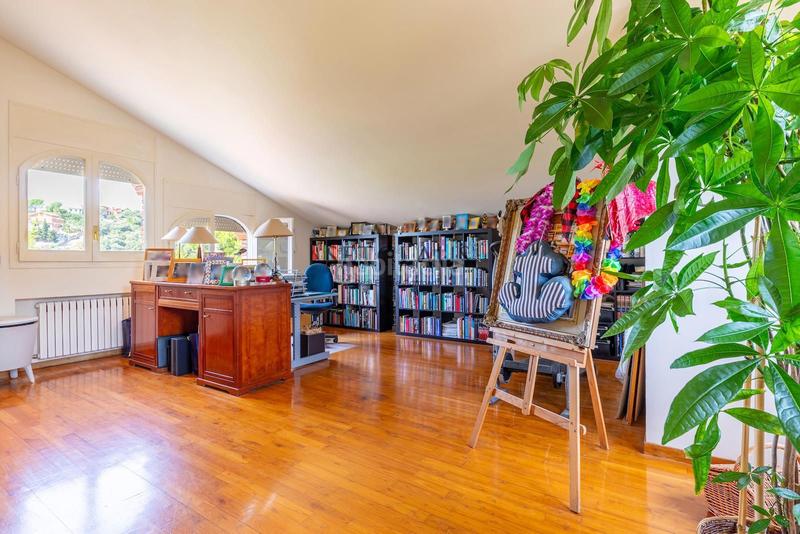 Foto adf3694c-1665-4ea4-af02-c11ecb7c7cc3. Chalet con riscaldamento parcheggio piscina in Alella