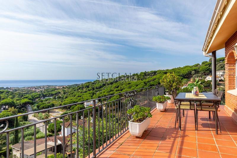 Foto b08a6b3e-0367-4594-b4b1-41414f5708dc. Chalet con riscaldamento parcheggio piscina in Alella