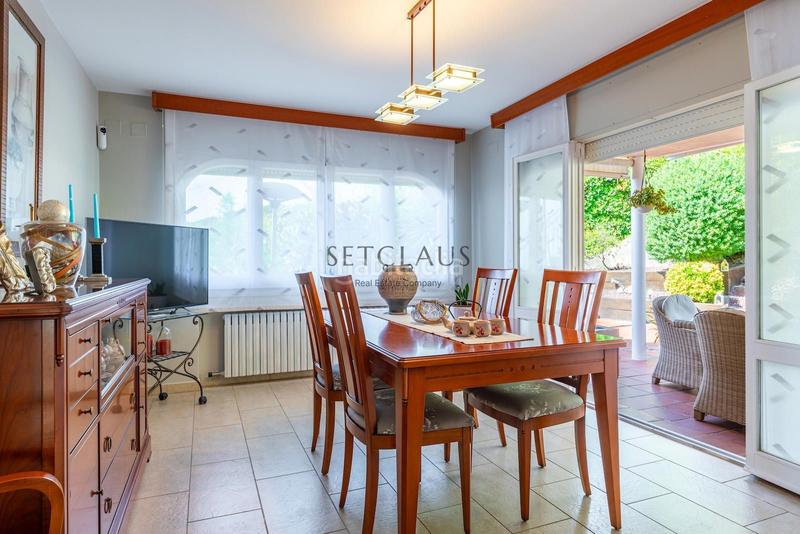 Foto c38561c5-92fe-4f80-8795-863e8da17a24. Chalet con riscaldamento parcheggio piscina in Alella